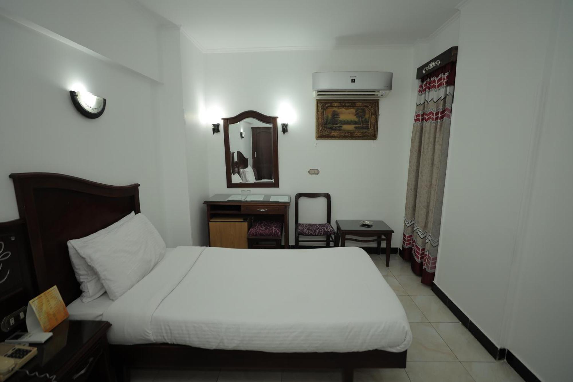 Hotel Happy 3*